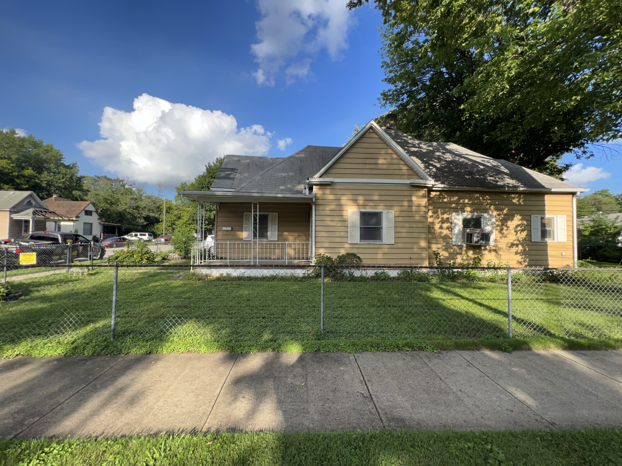 403 E Division St Decatur IL 62526