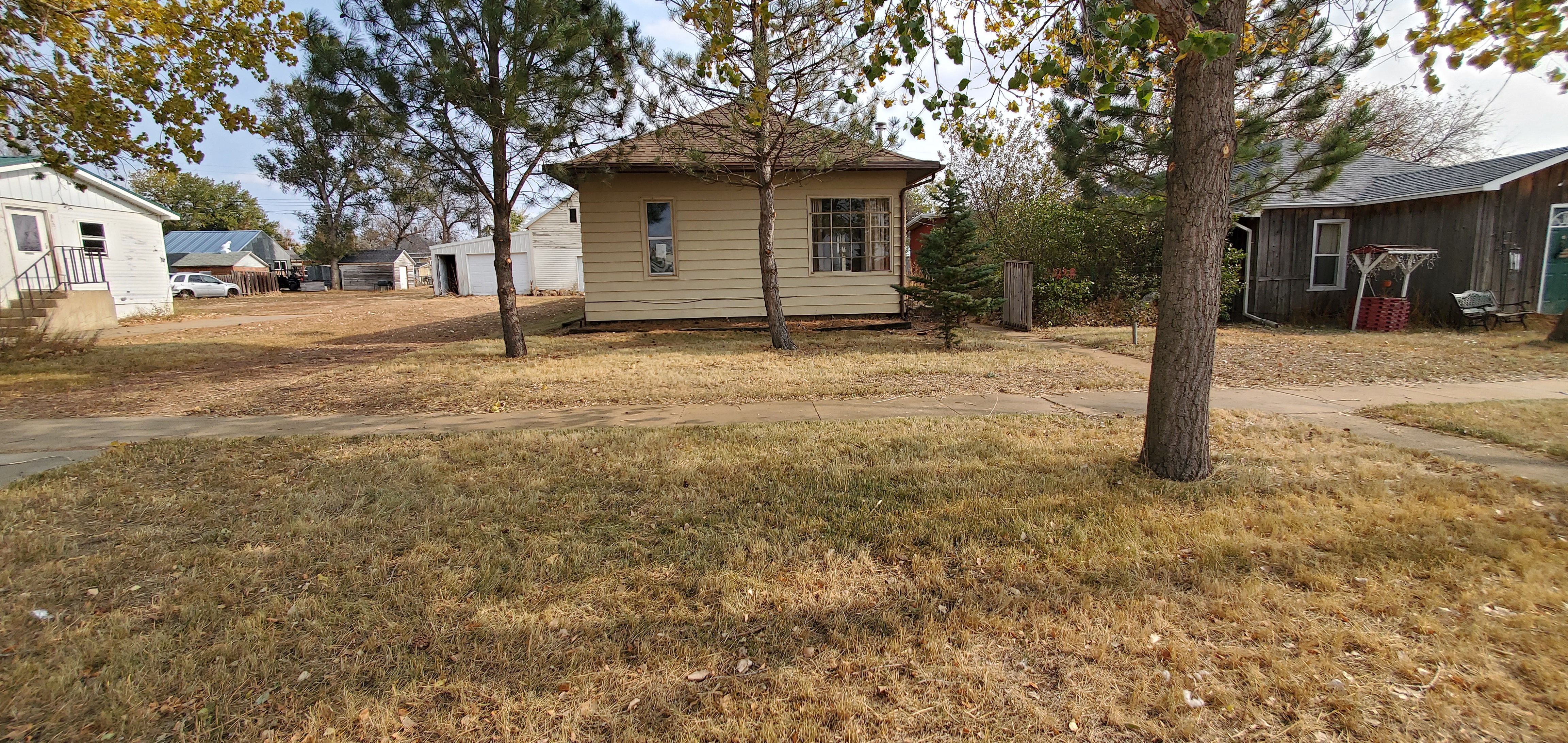 819 McKenzie St New England ND 58647