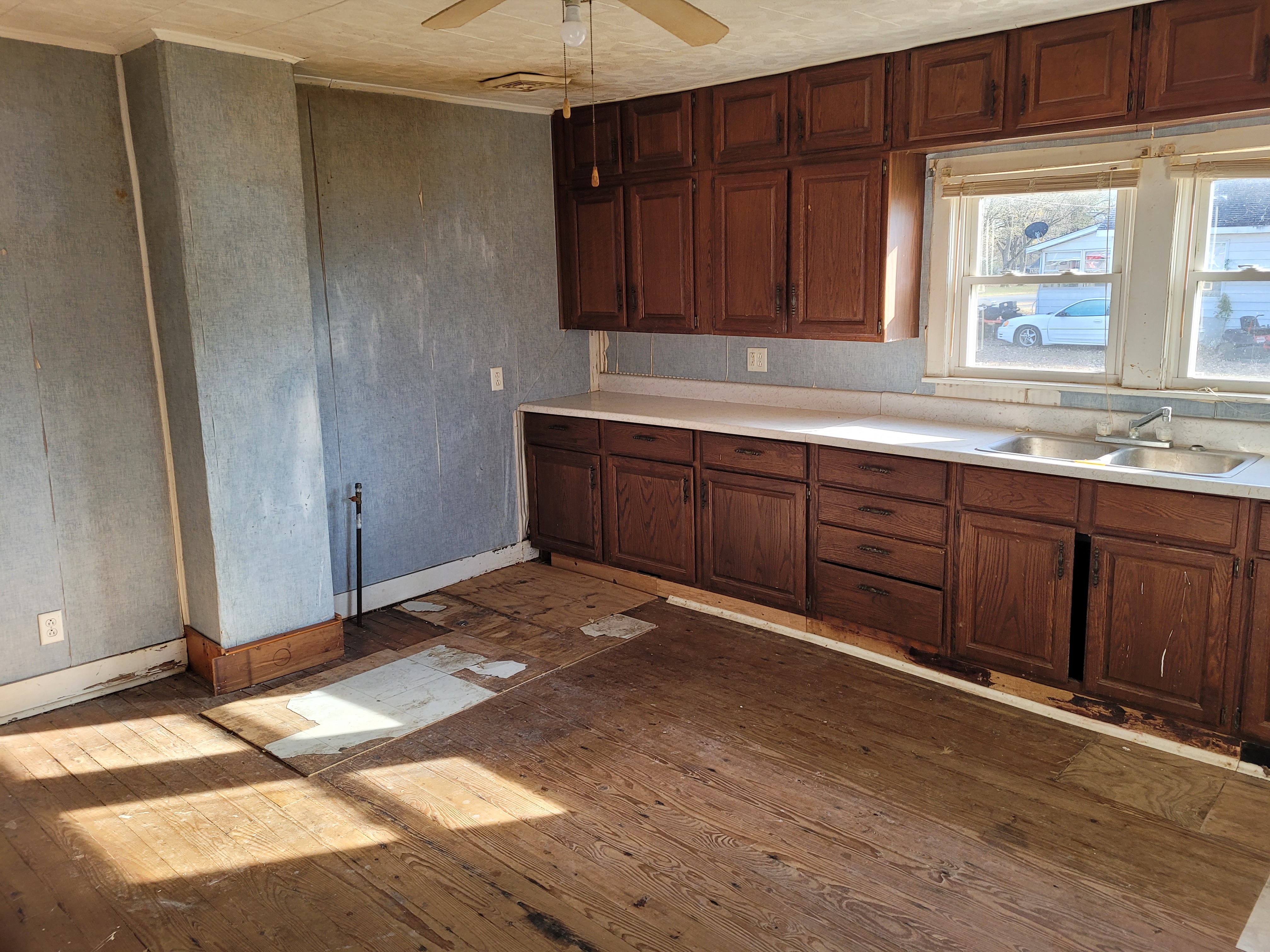 404 N Carroll St Norris City IL 62869