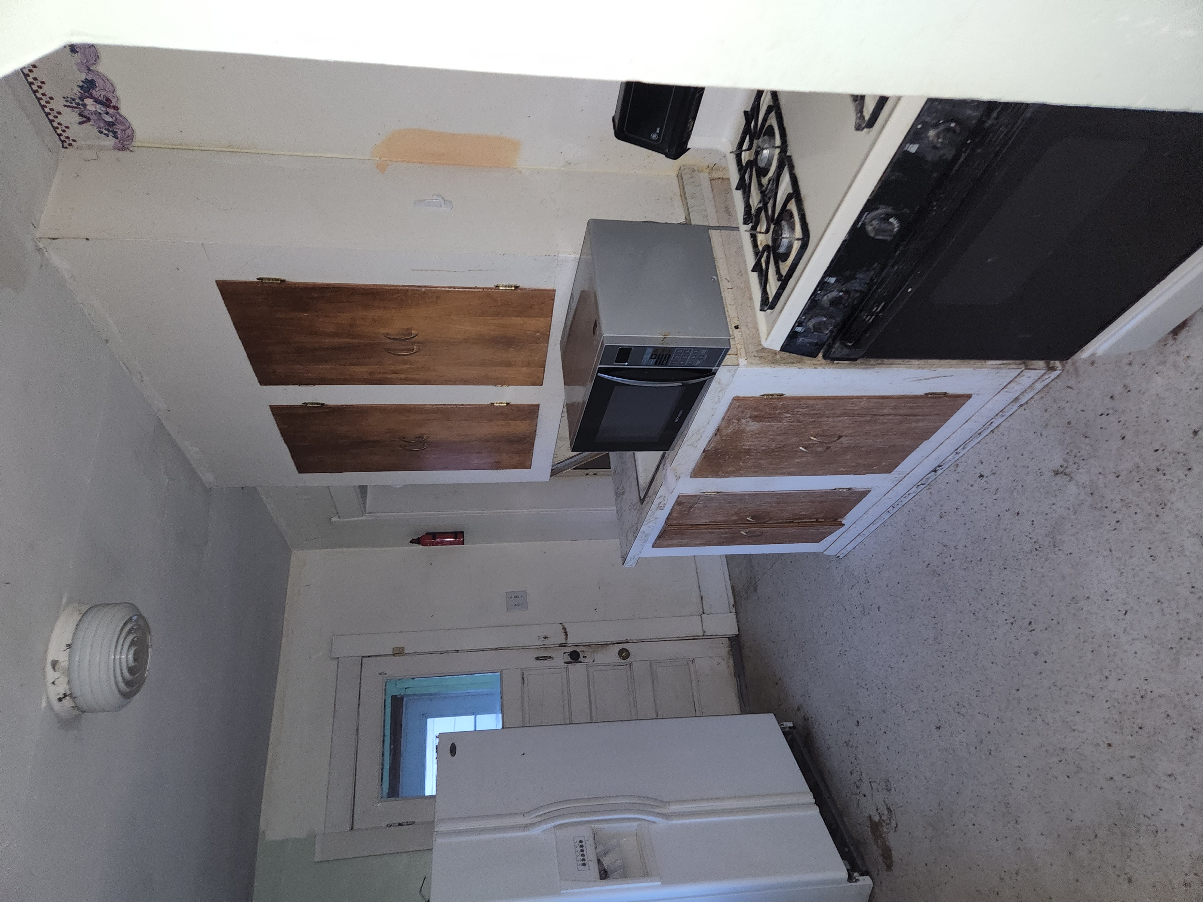2453 Caledonia St, Toledo, OH 43605