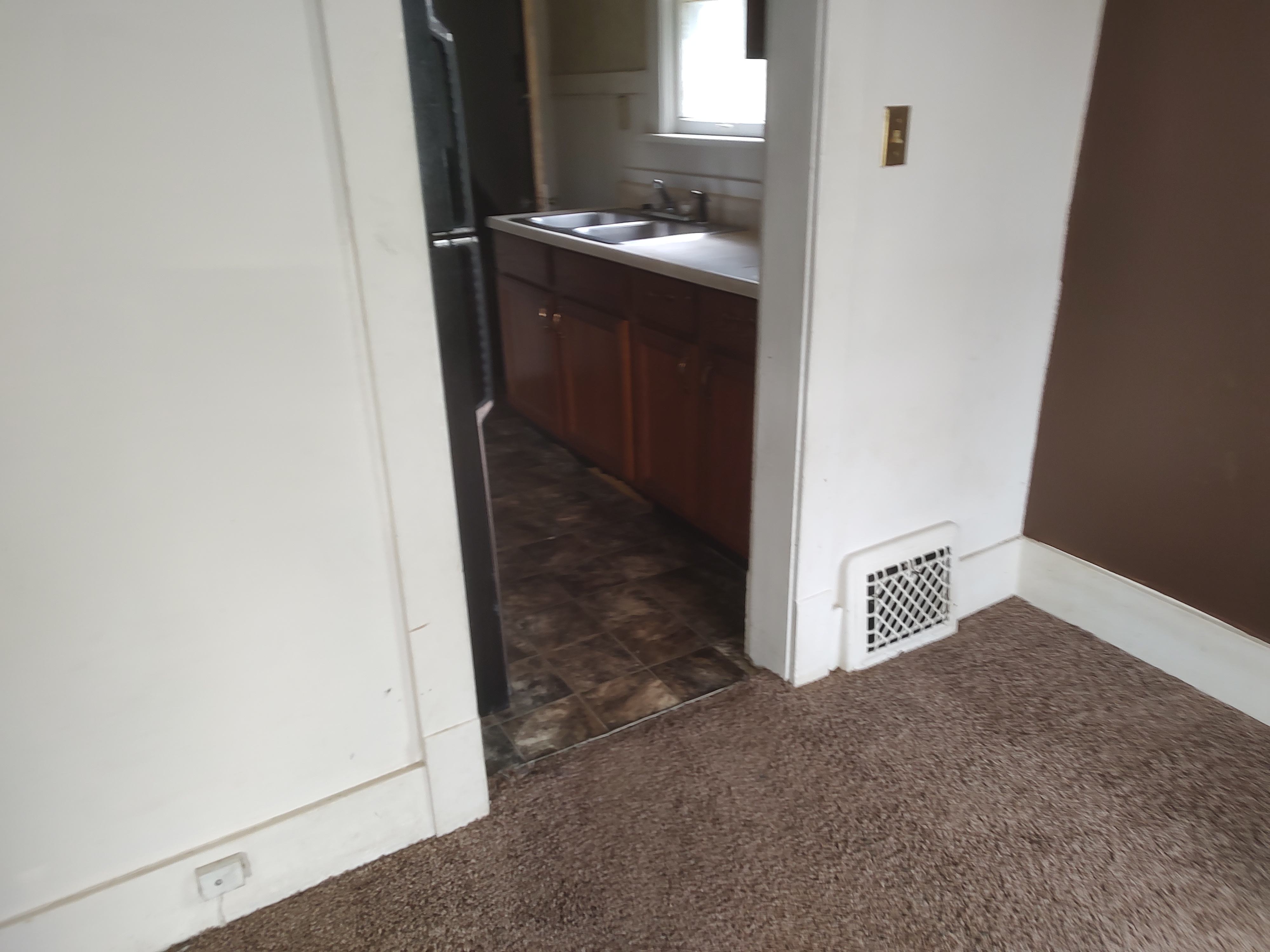 1121 W Gift Ave, Peoria, IL 61604