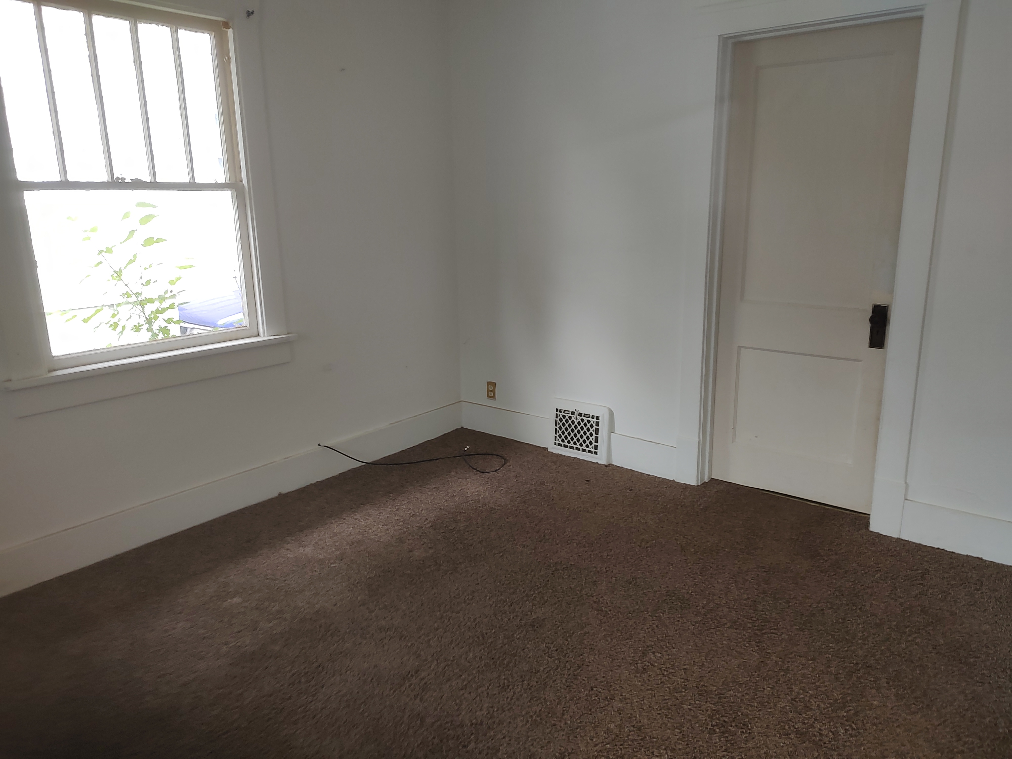1121 W Gift Ave, Peoria, IL 61604