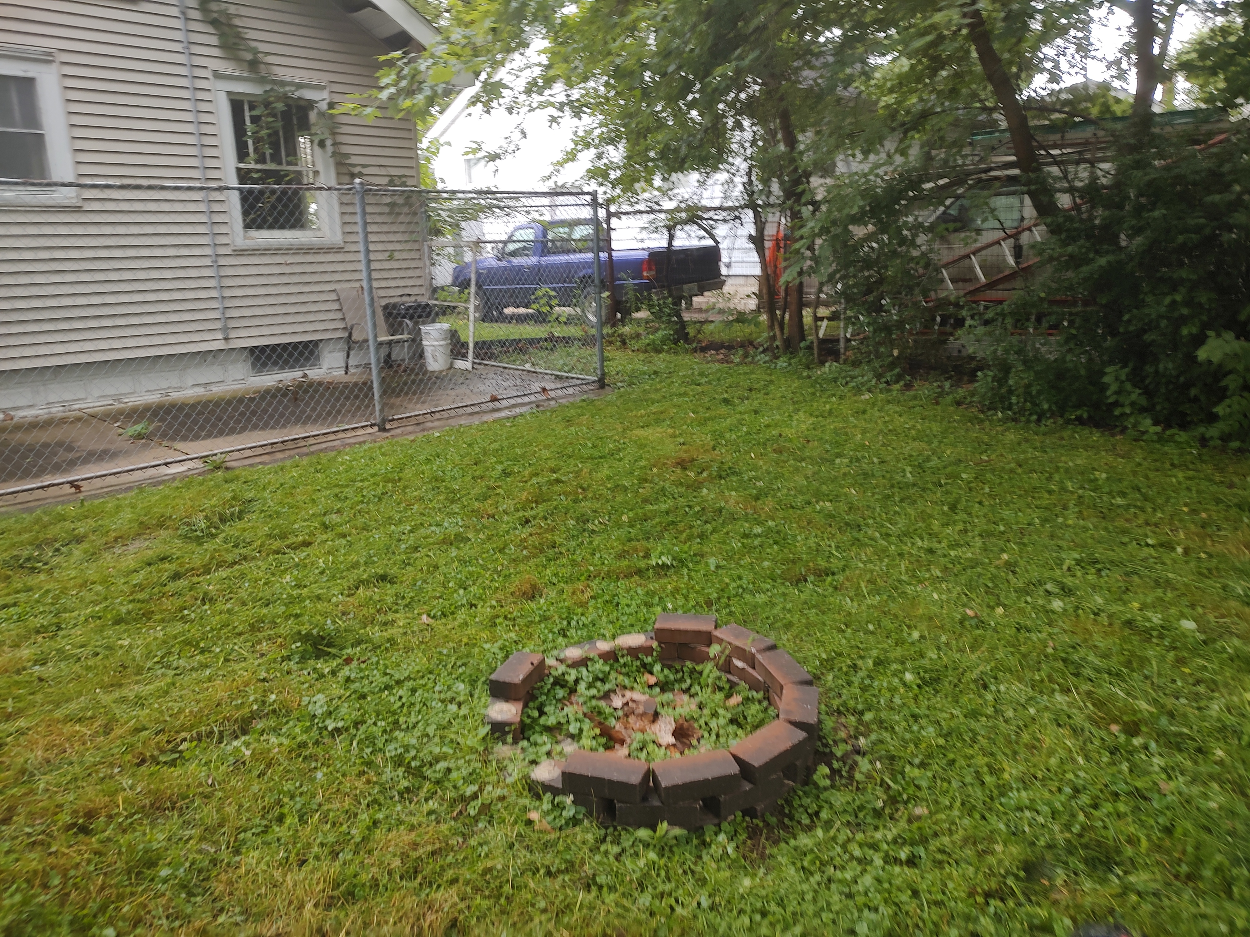 1121 W Gift Ave, Peoria, IL 61604