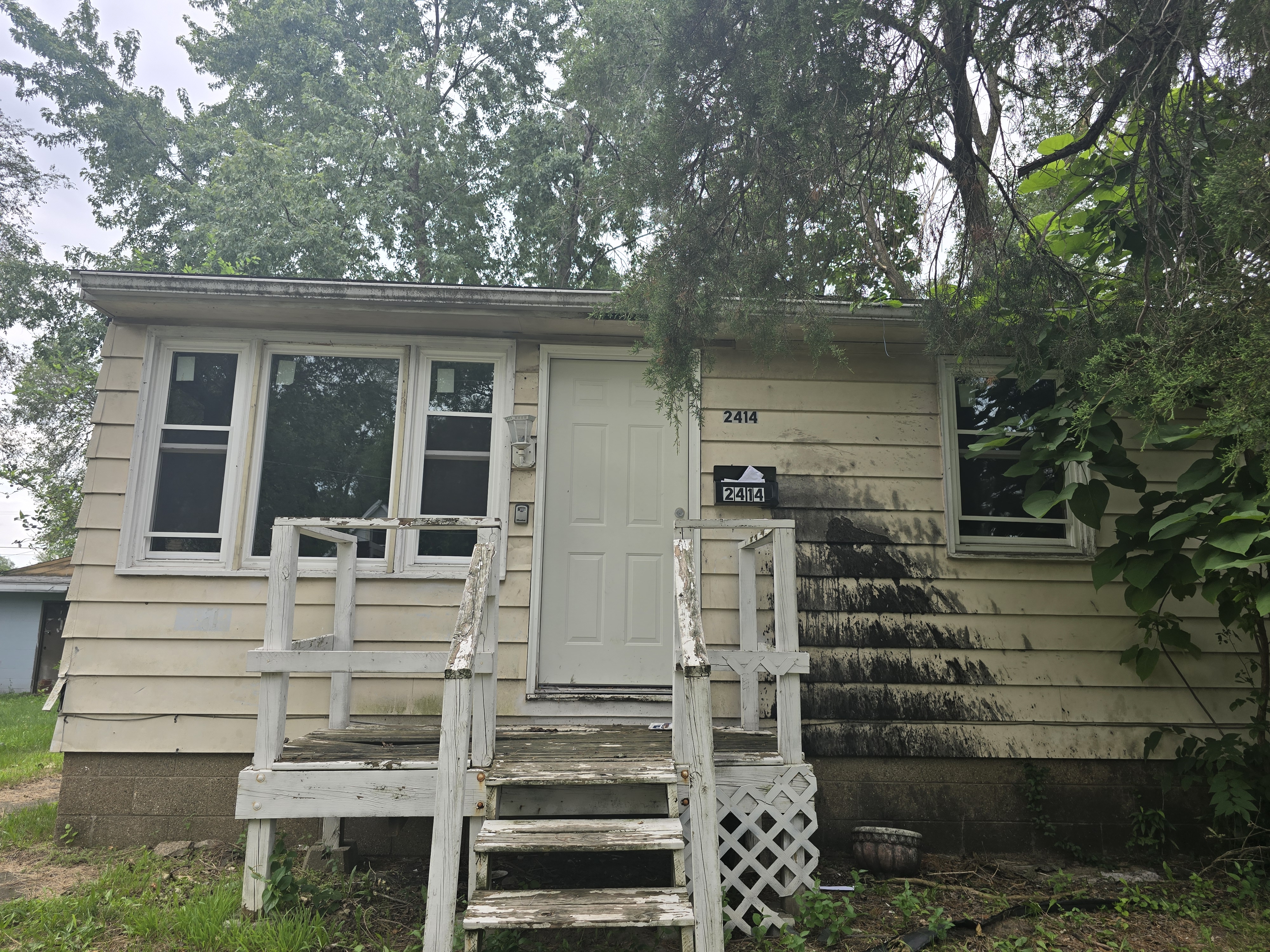 2414 West Malone St. Peoria IL 61605
