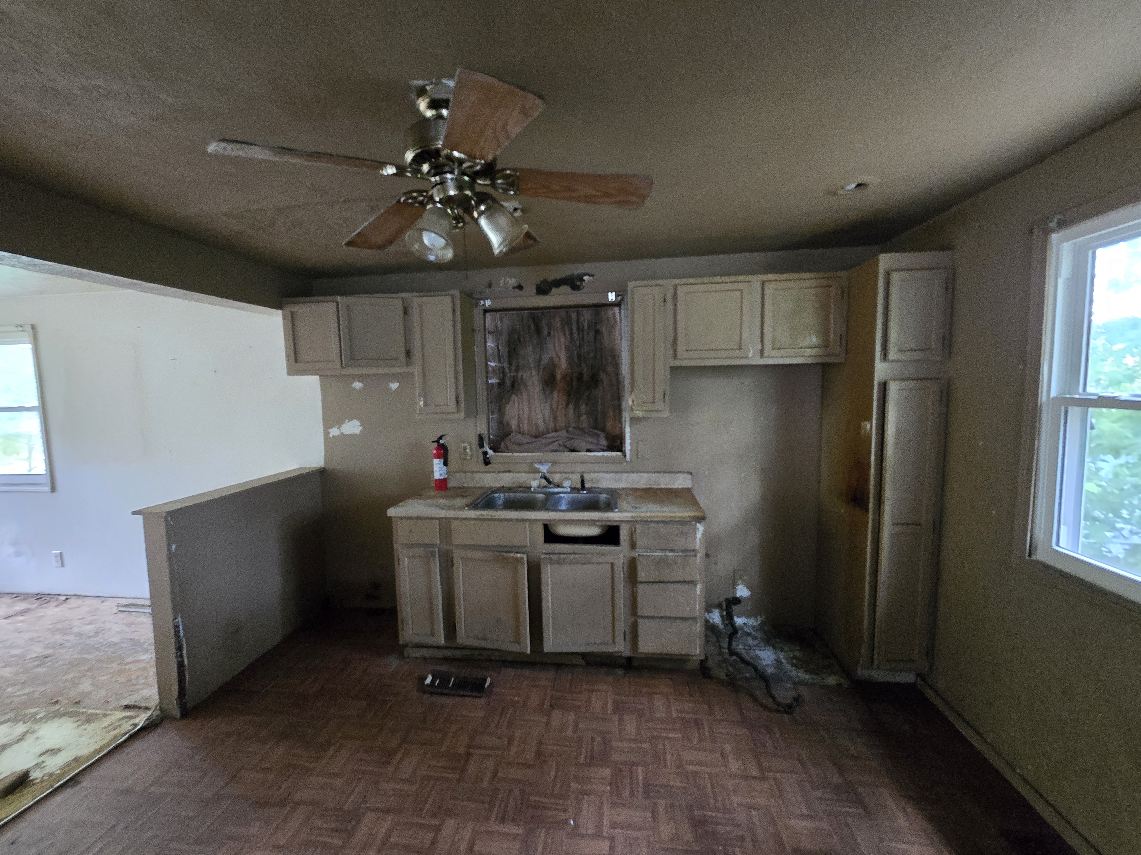 2414 West Malone St. Peoria IL 61605