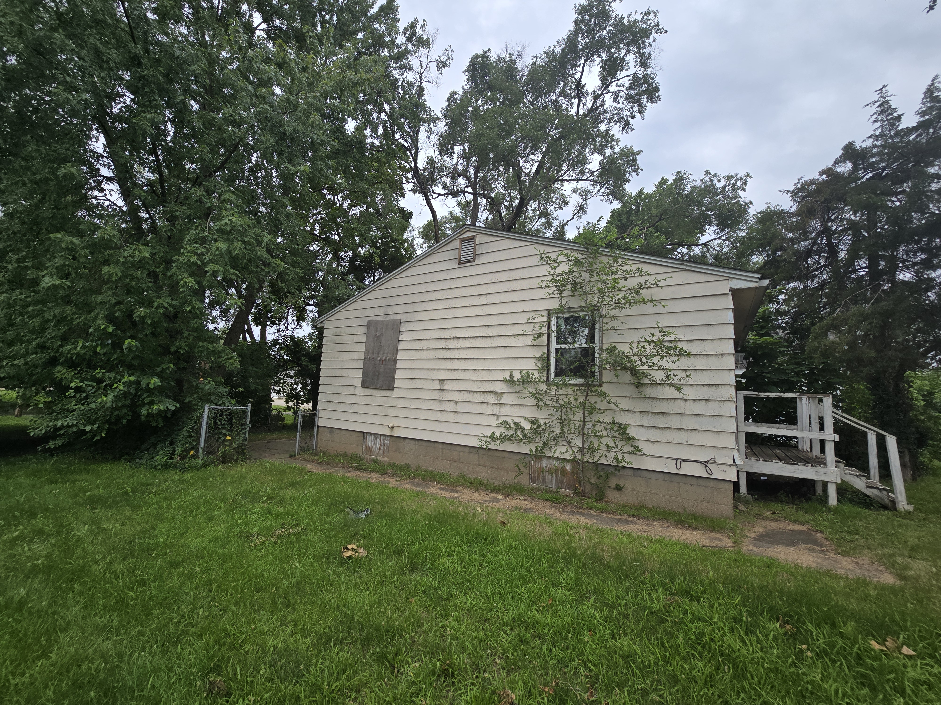 2414 West Malone St. Peoria IL 61605