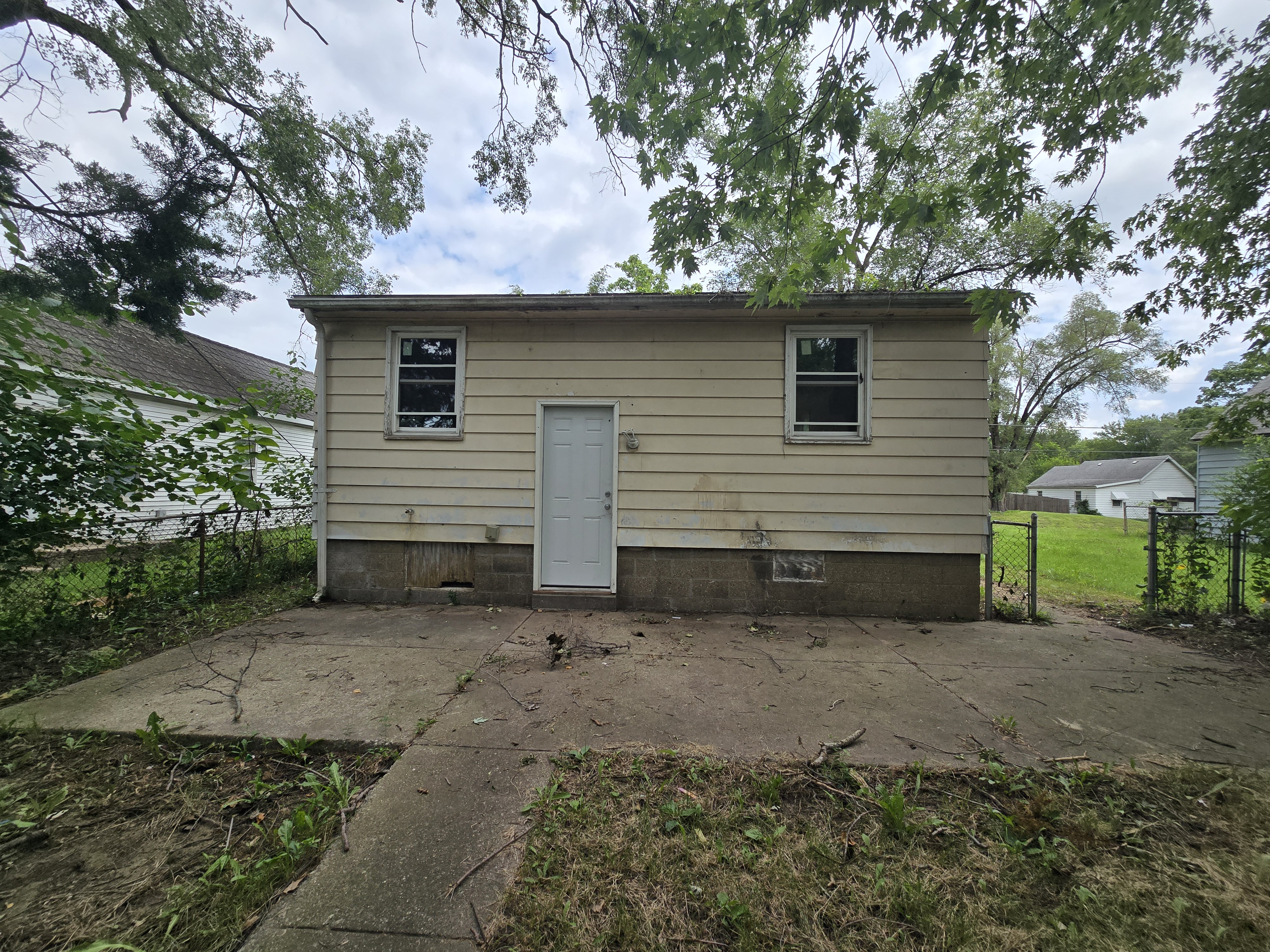 2414 West Malone St. Peoria IL 61605