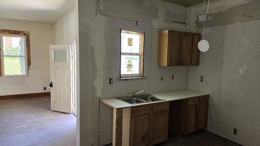 229 - 227 N 6th St Cambridge OH 43725