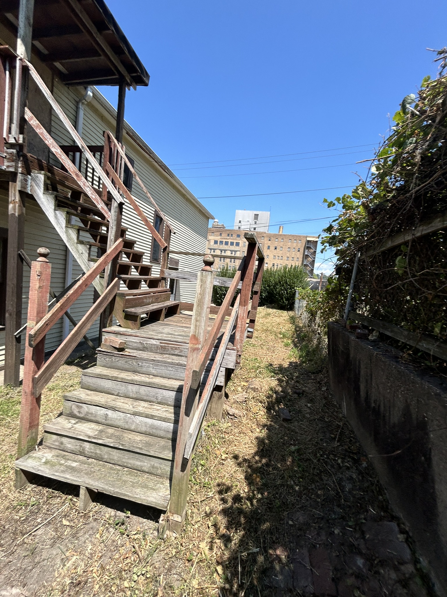 64 22nd St, Wheeling, WV 26003
