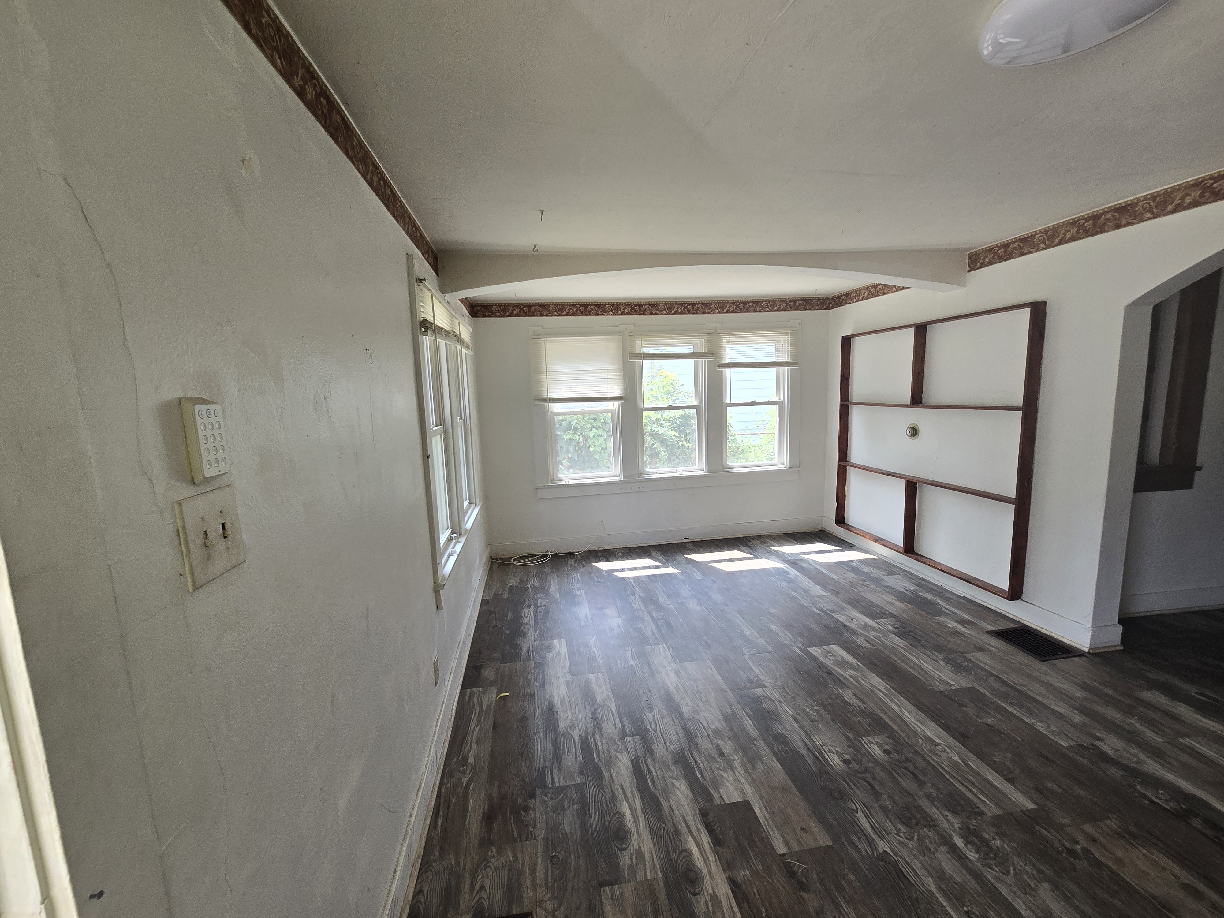 955 N. Dunham Ave., Decatur, IL 62522 