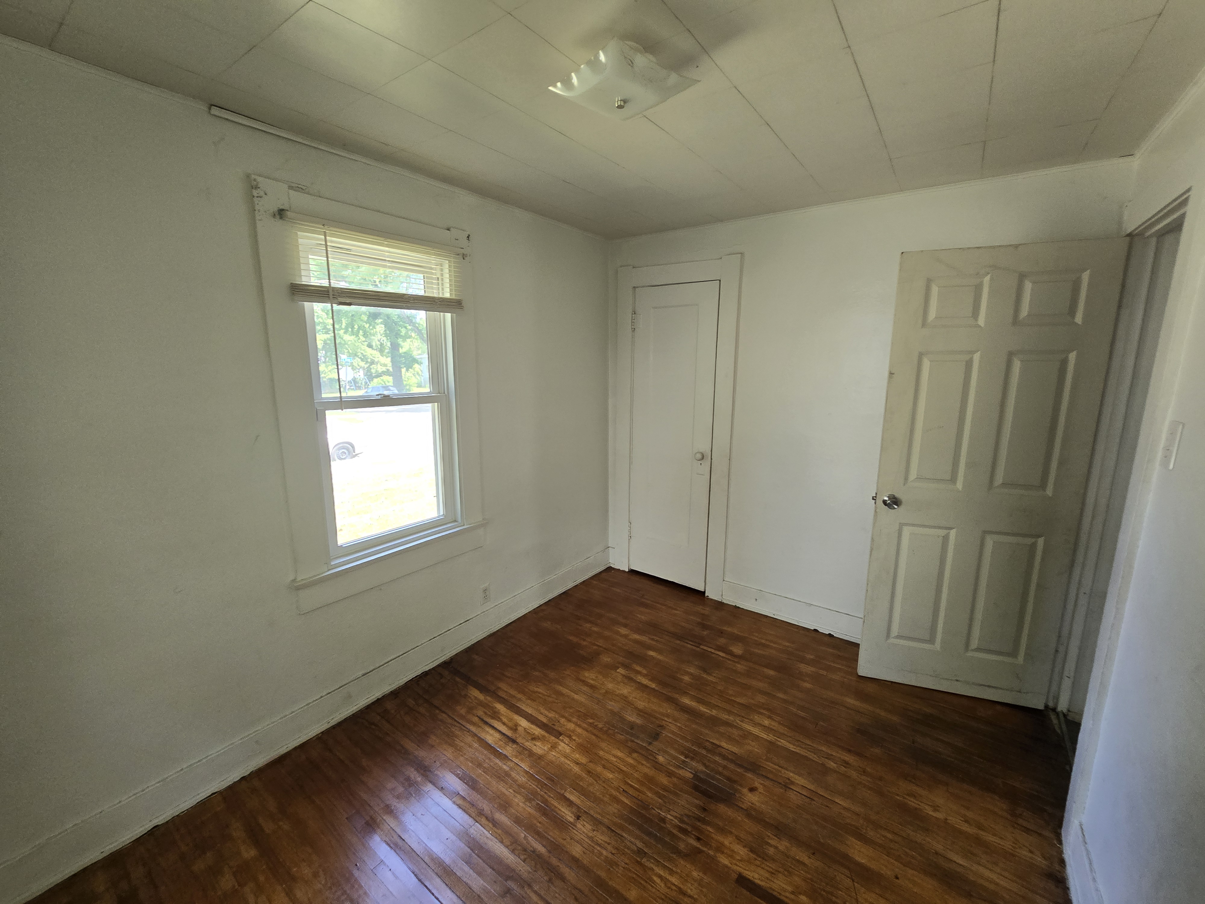 955 N. Dunham Ave., Decatur, IL 62522 