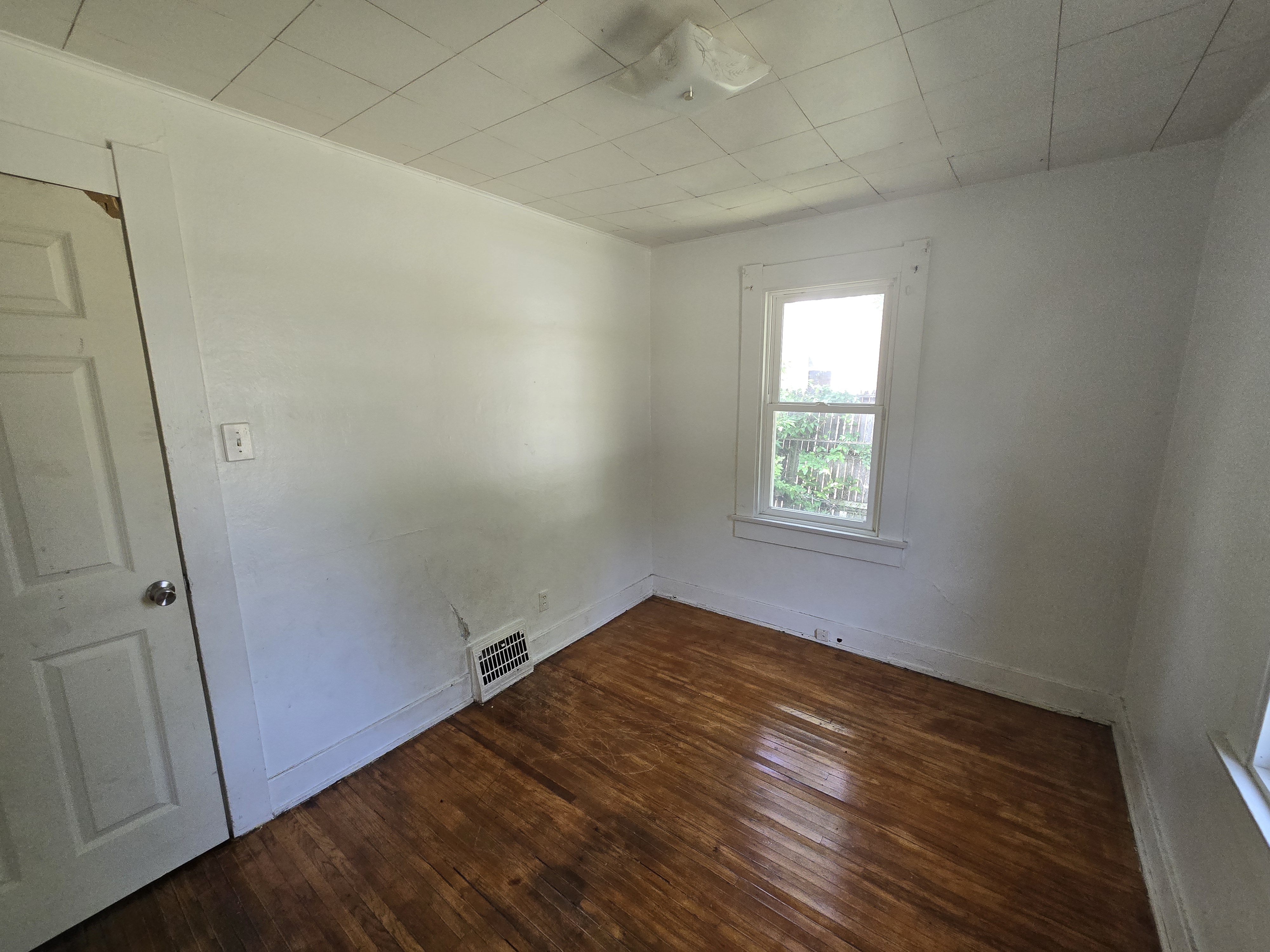 955 N. Dunham Ave., Decatur, IL 62522 