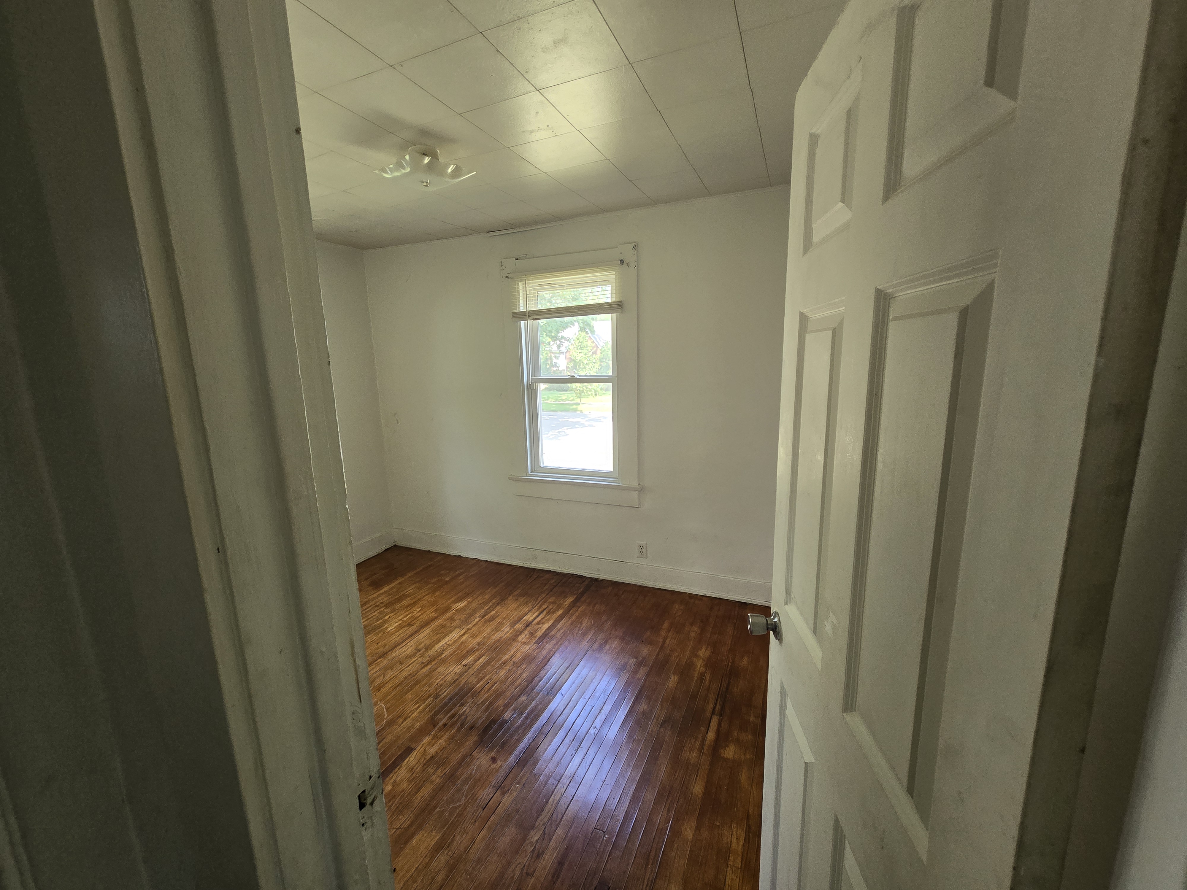 955 N. Dunham Ave., Decatur, IL 62522 