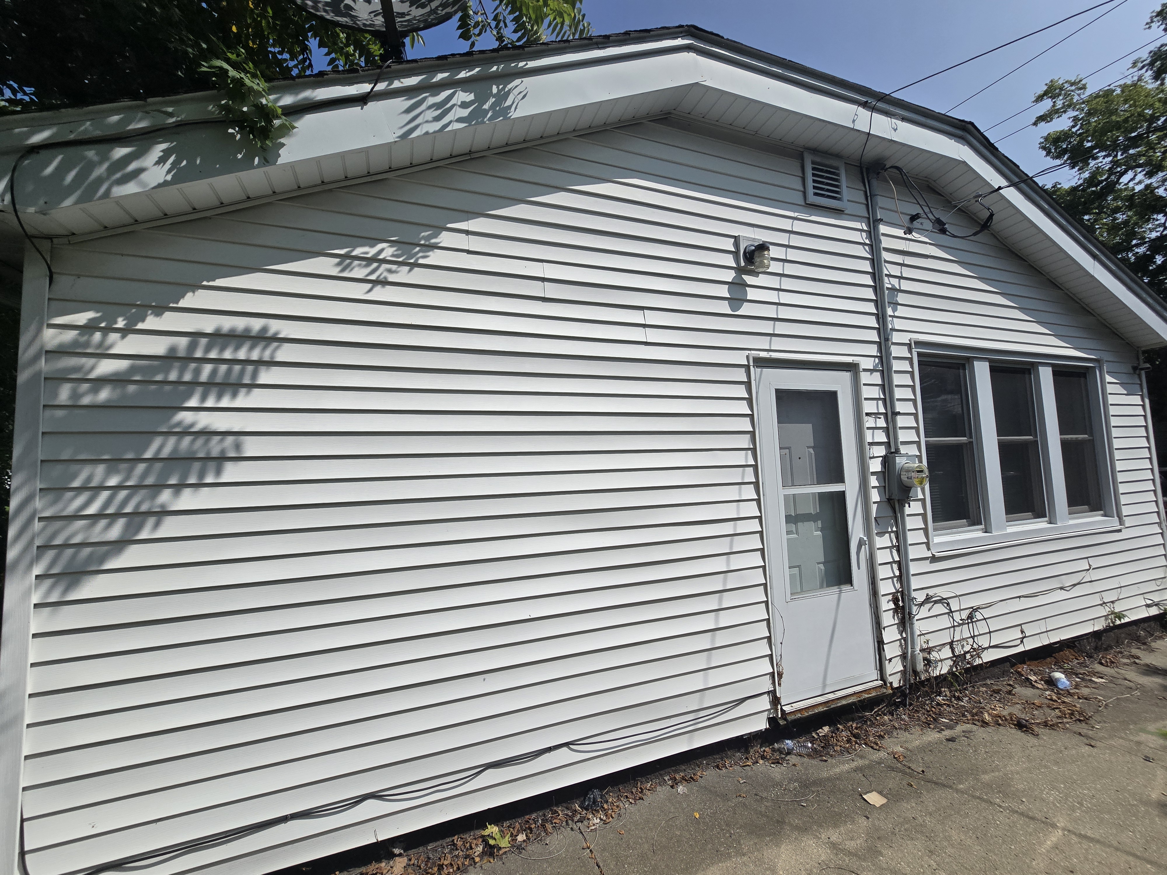 955 N. Dunham Ave., Decatur, IL 62522 