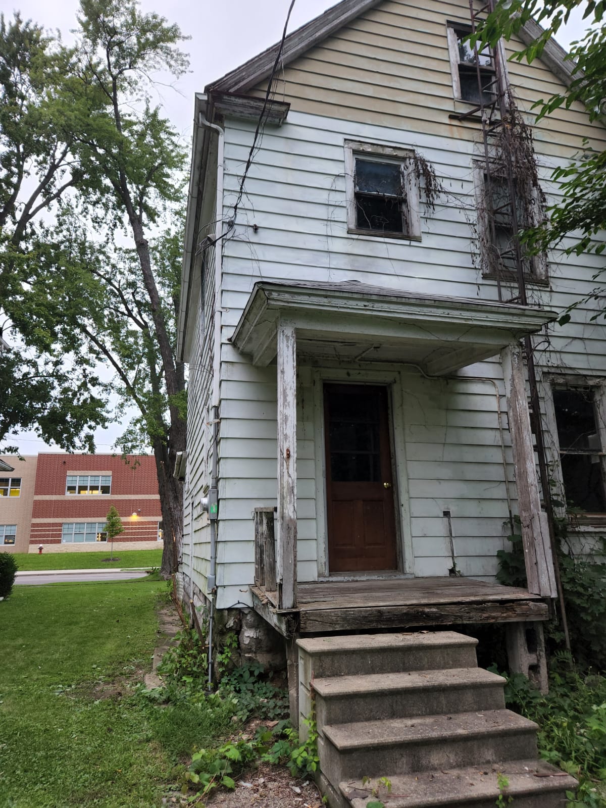 310 13th St Elyria OH 44035