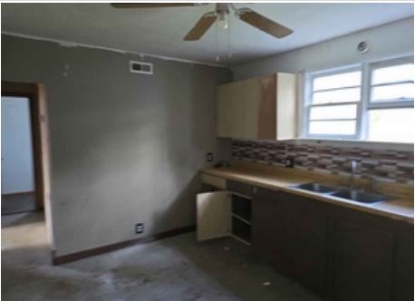 283 12th St Rainelle WV 25962