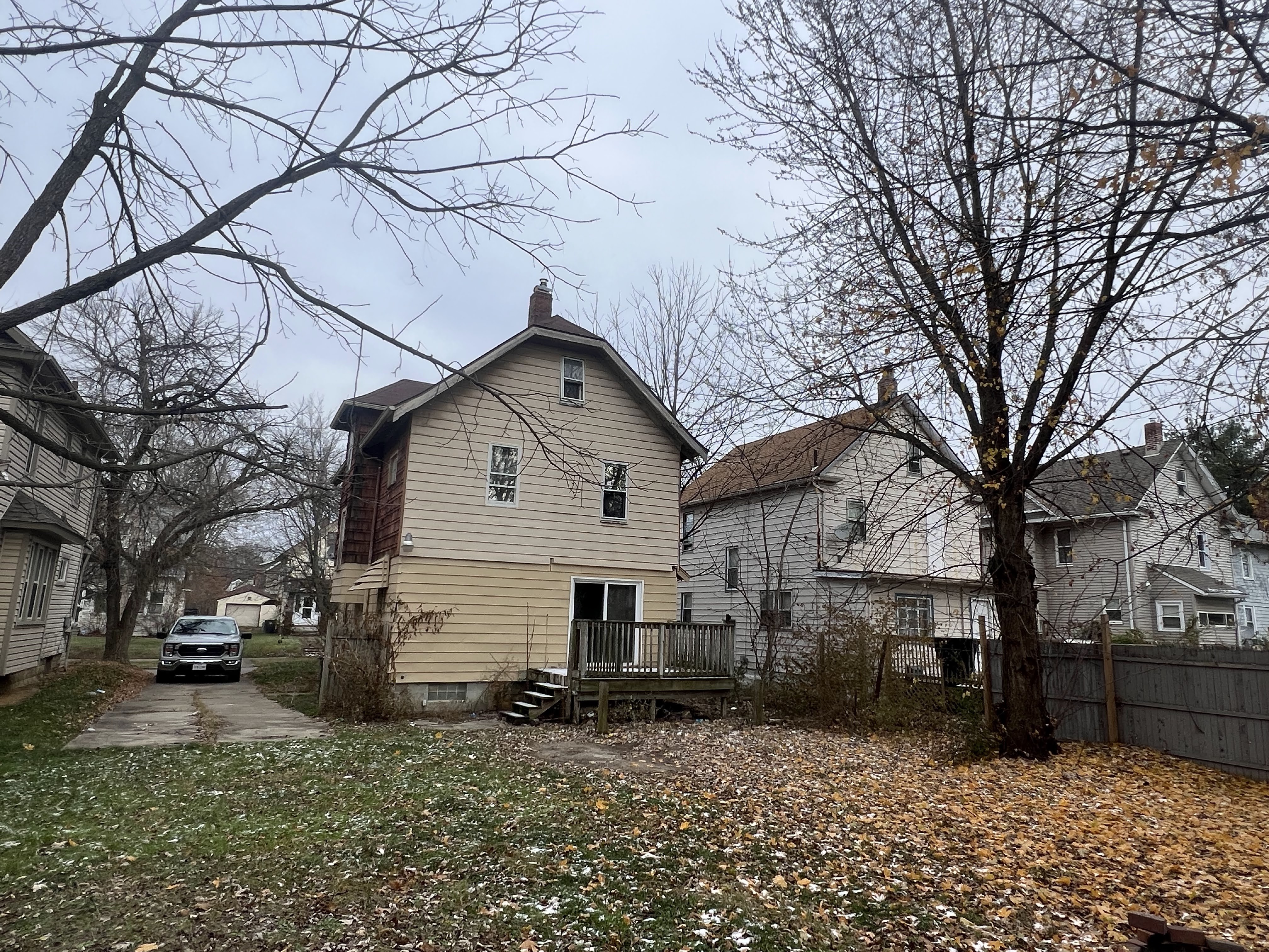 76 E Mapledale Ave Akron OH 44301