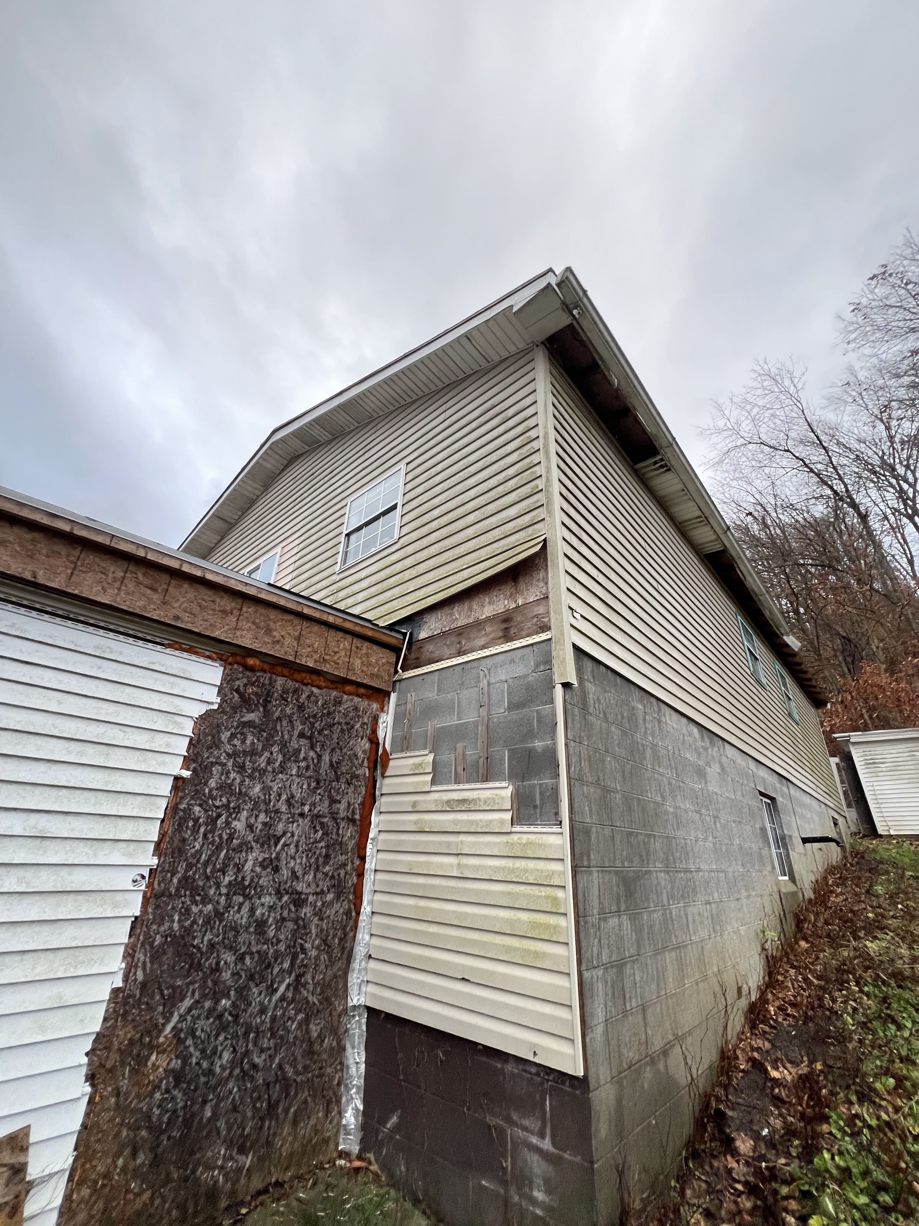 618 Whitely St Bridgeport OH 43912