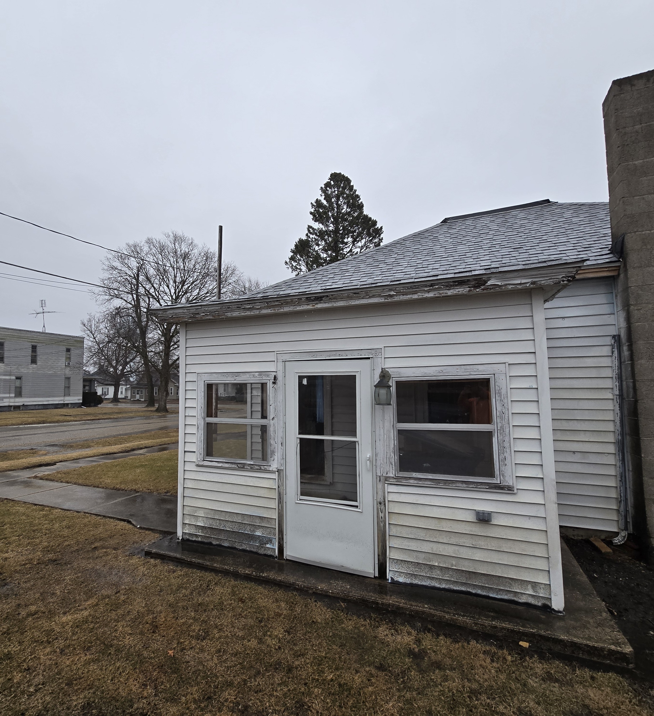 109 E Jackson St Abingdon IL 61410