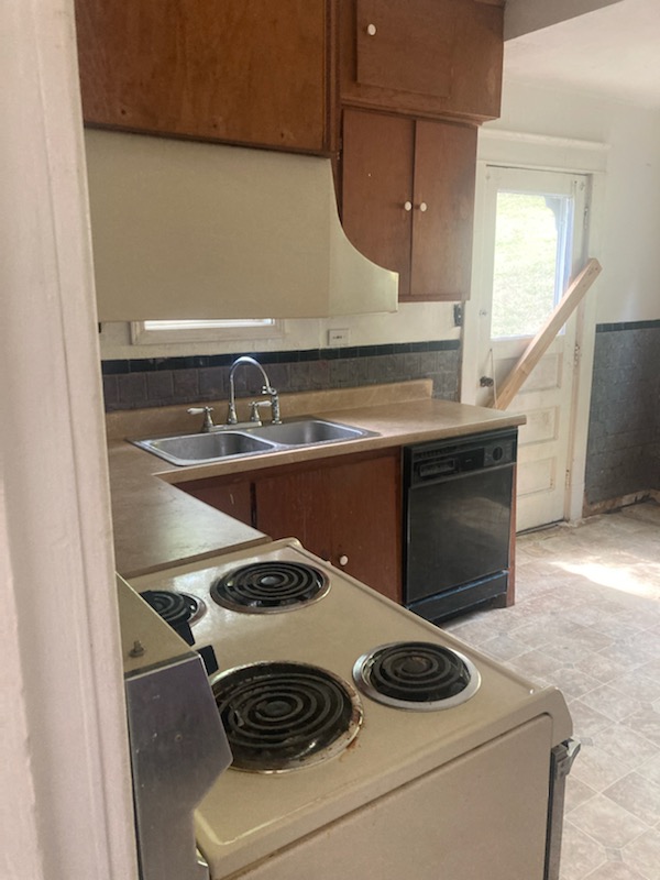 922 Greendale Dr Charleston WV 25302