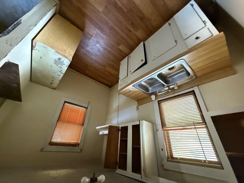 403 E Division St Decatur IL 62526