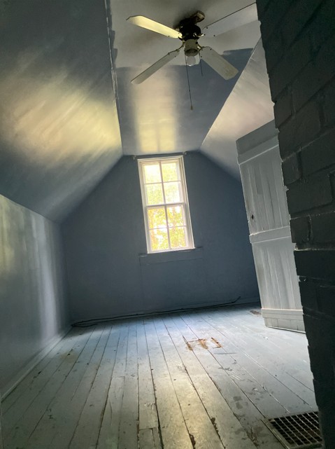 223 E Clara St Golconda, IL 62938