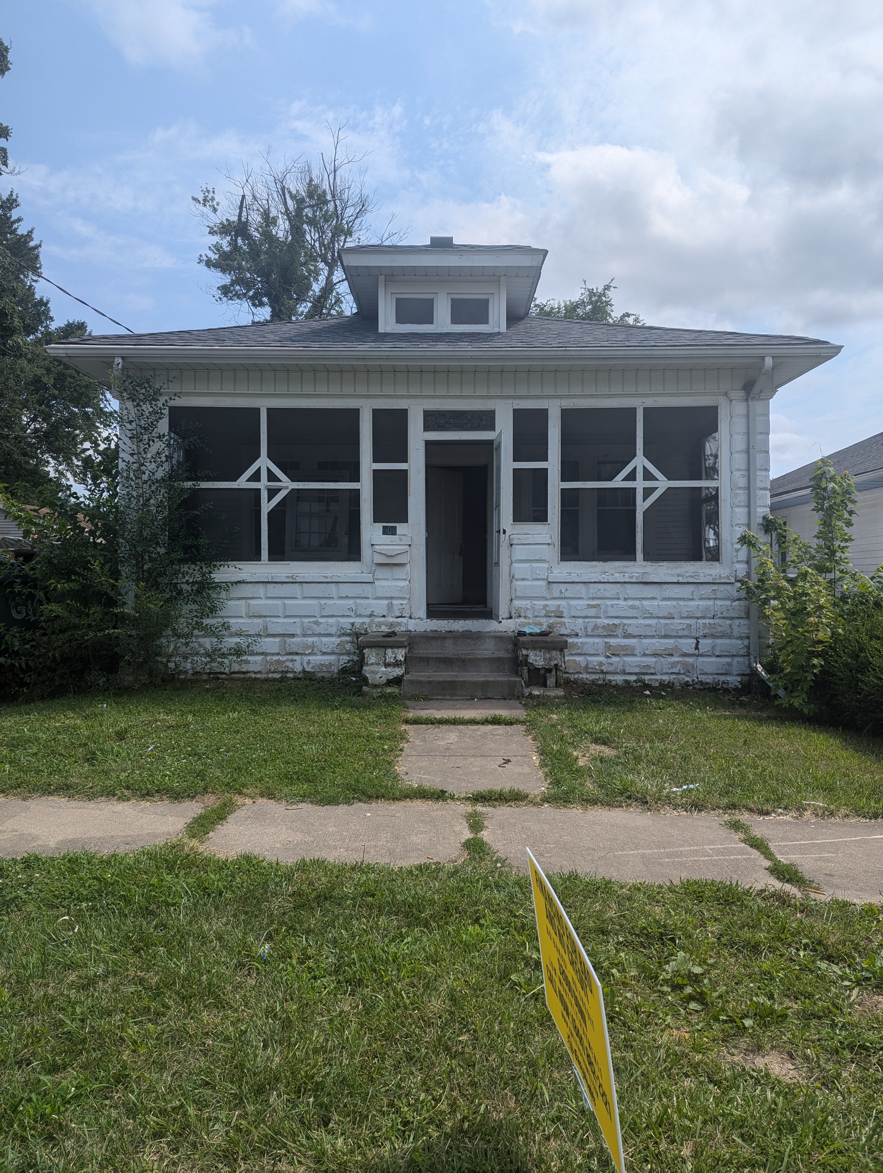 908 W Macqueen Ave, Peoria, IL 61604