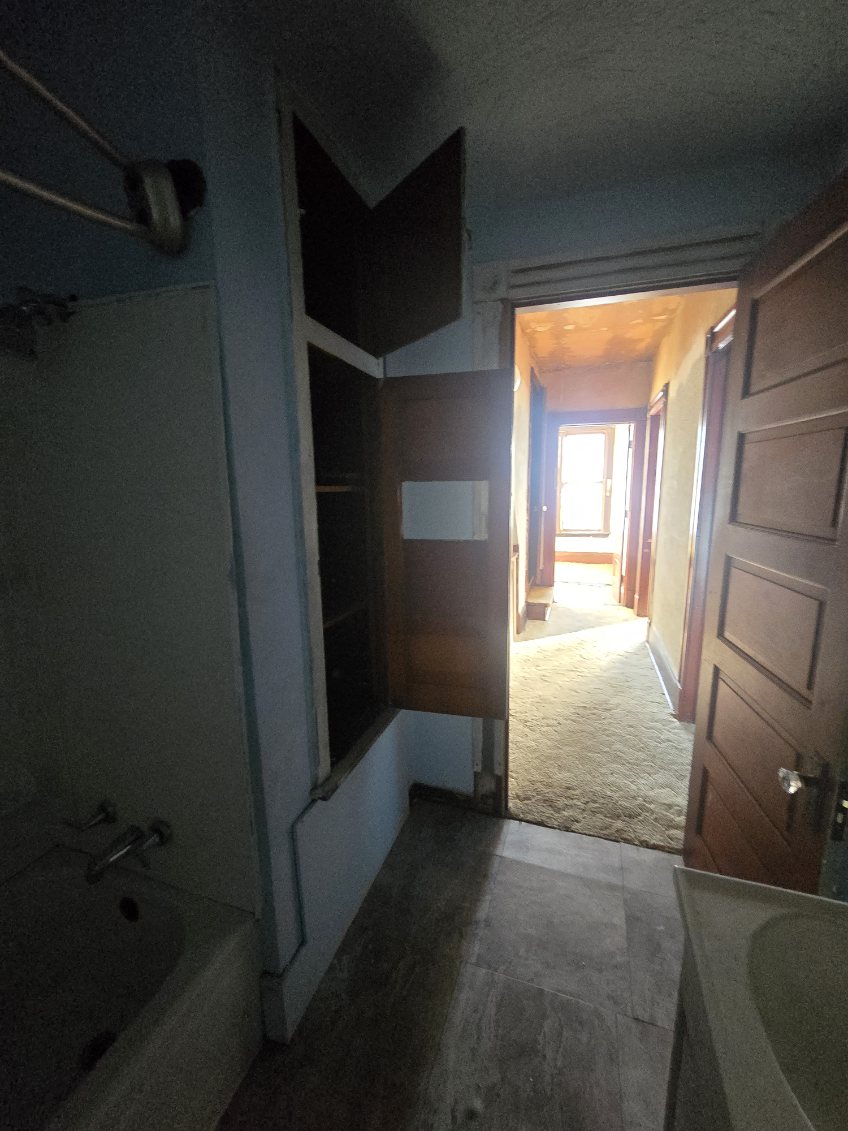 17 7th St Wheeling WV 26003