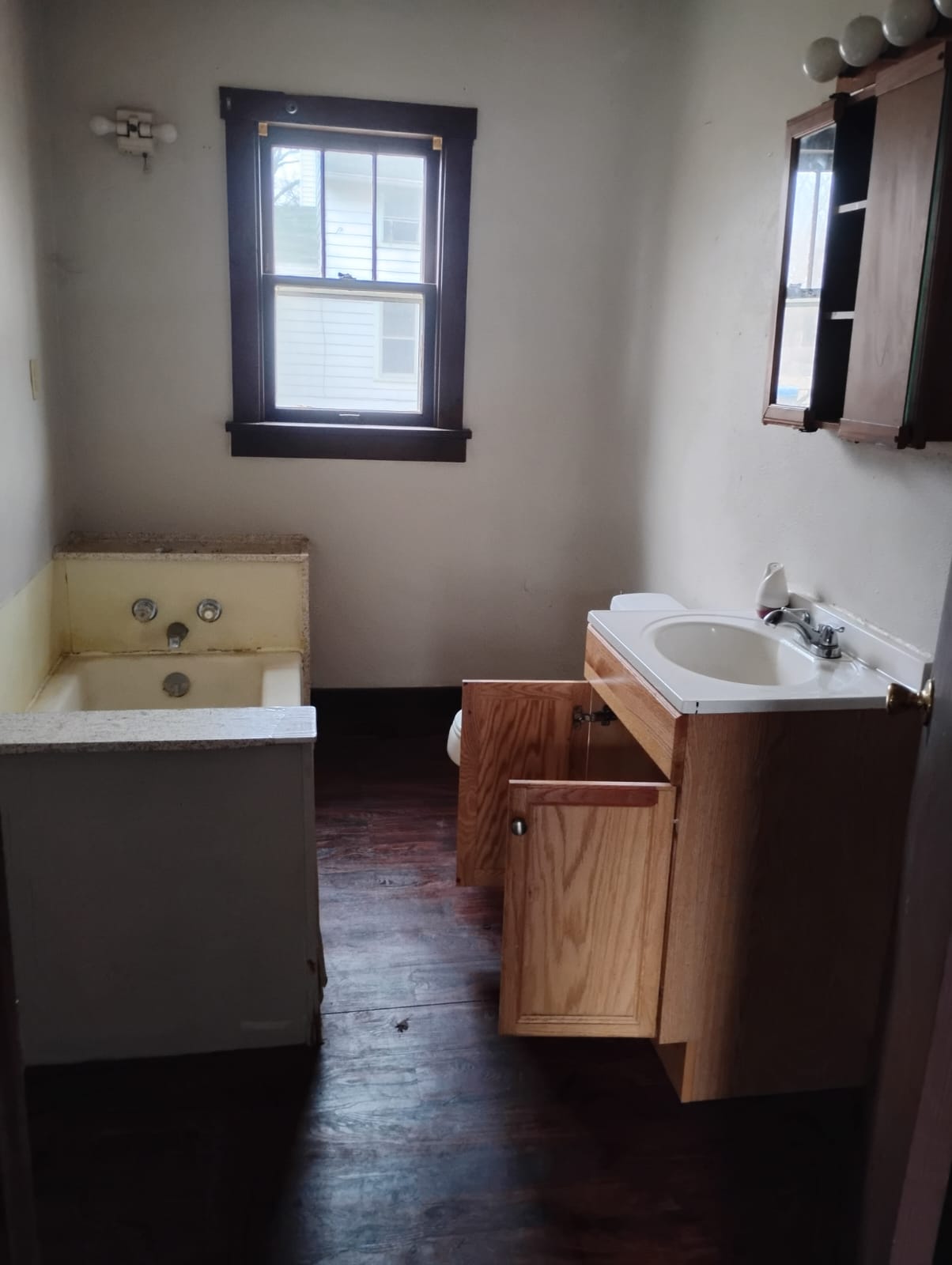 1825 S Kneer Ave Peoria IL 61605