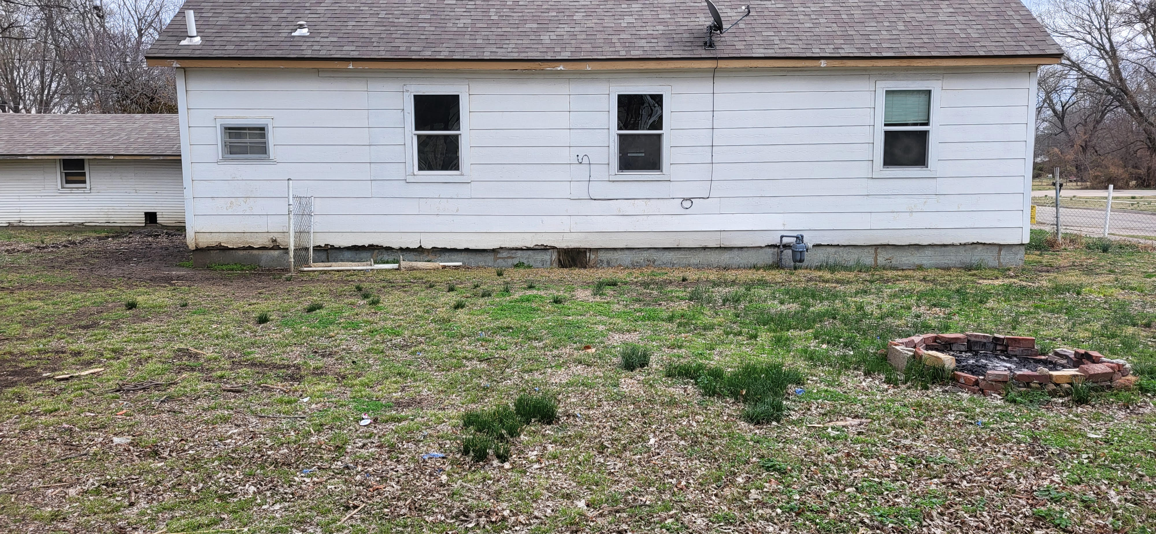 908 E  Edison St Independnce KS 67301