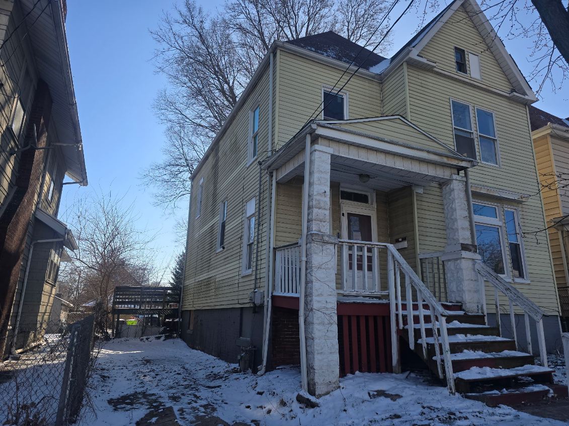 1806 N Peoria Ave Peoria IL 61603