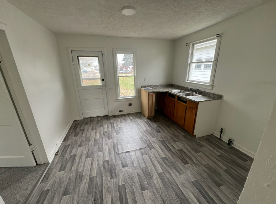 205 S Kansas St, Plainville, KS 67663