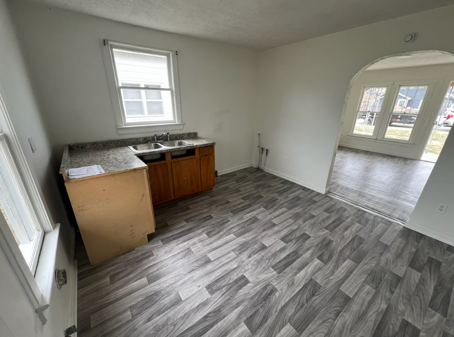 205 S Kansas St, Plainville, KS 67663