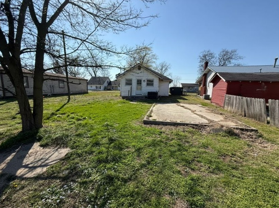 220 S Main St Griffin IN 47616