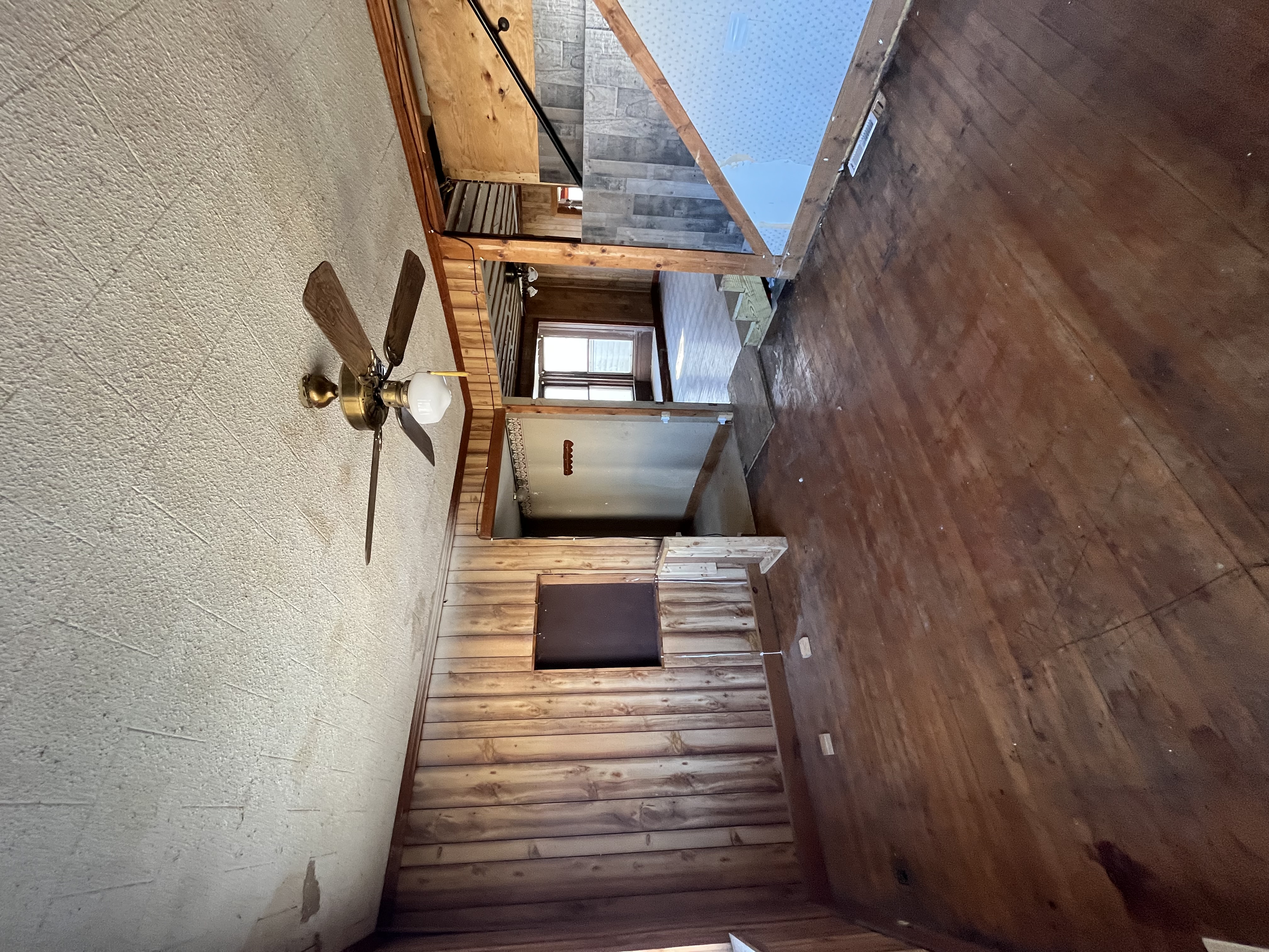 535 7th Ave S, Clinton, IA 52732