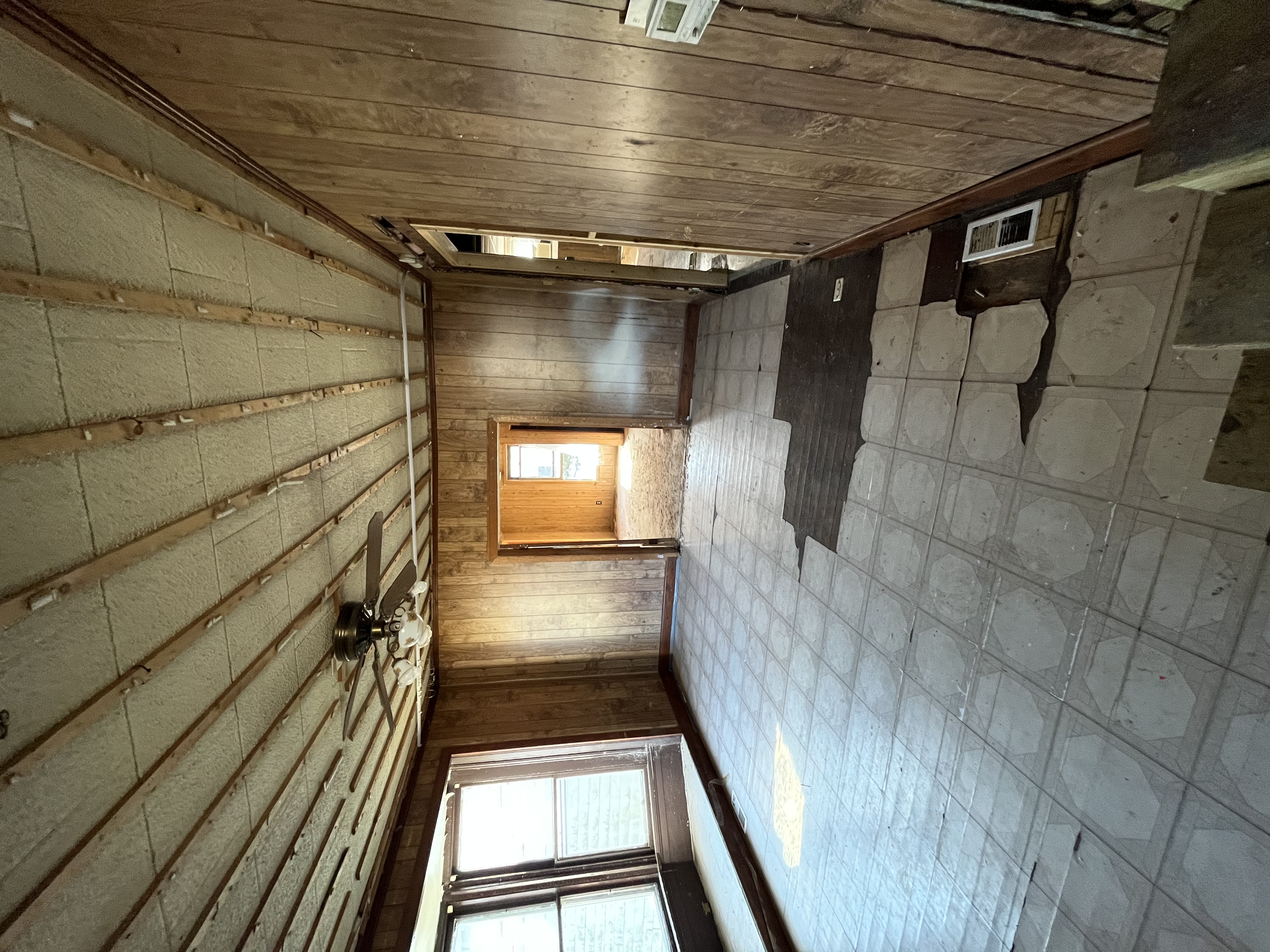 535 7th Ave S, Clinton, IA 52732