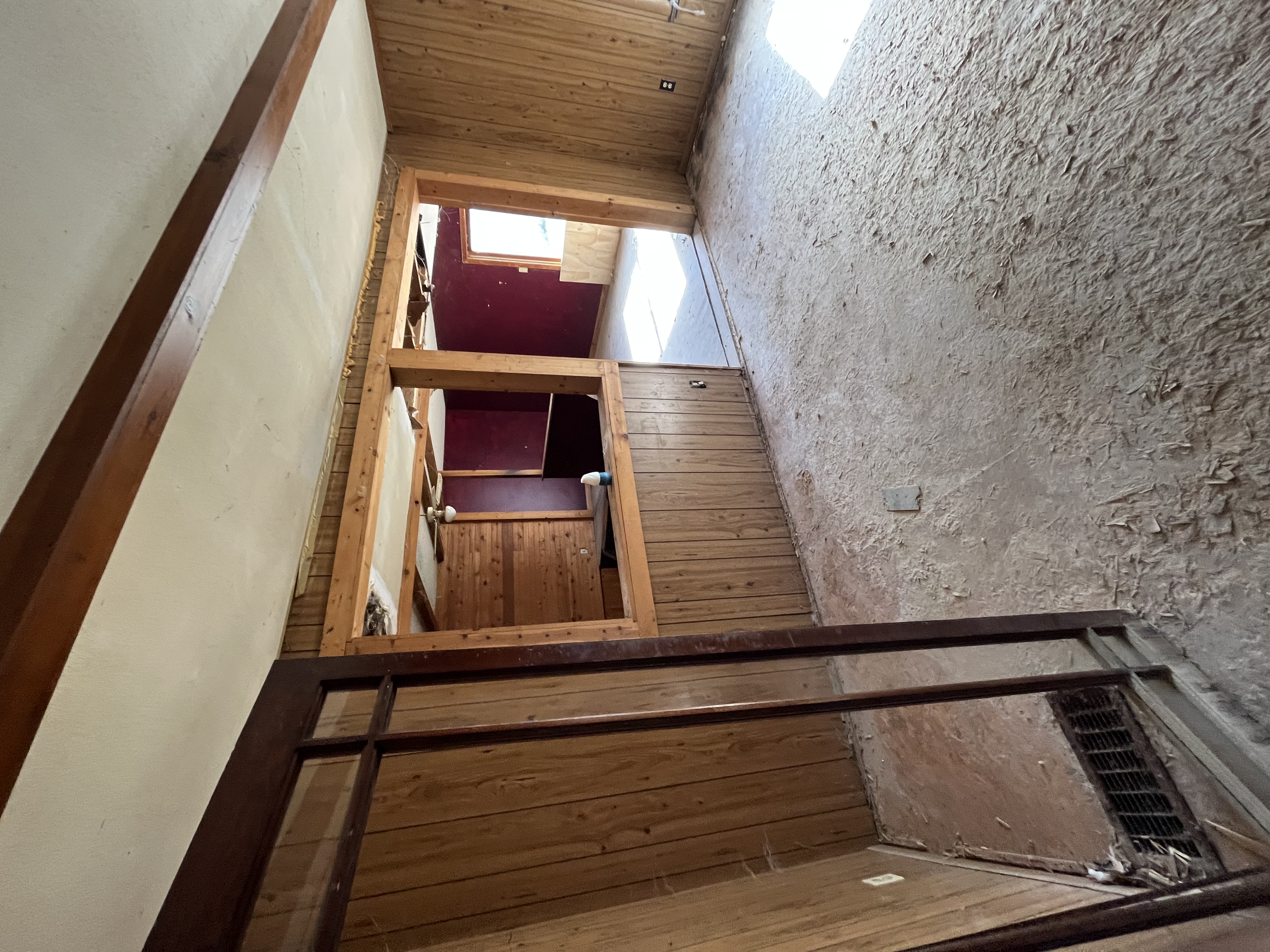 535 7th Ave S, Clinton, IA 52732