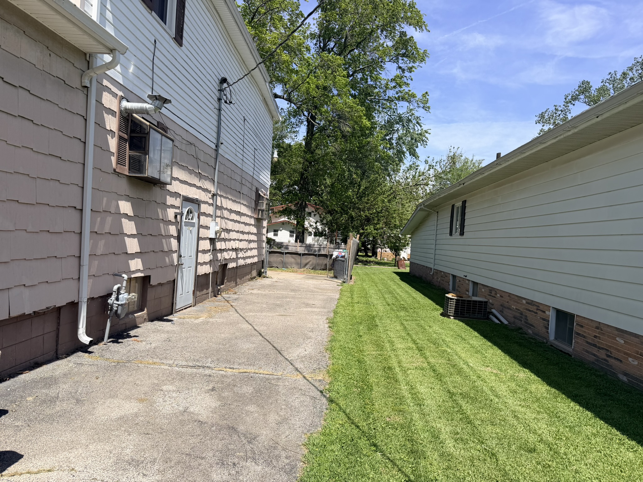 311 W 5TH ST Benton IL 62812