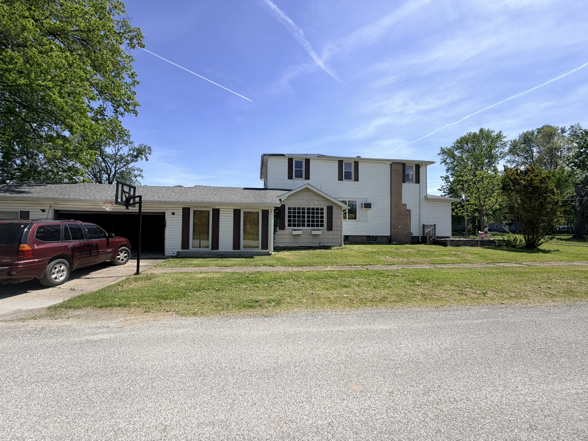 311 W 5TH ST Benton IL 62812