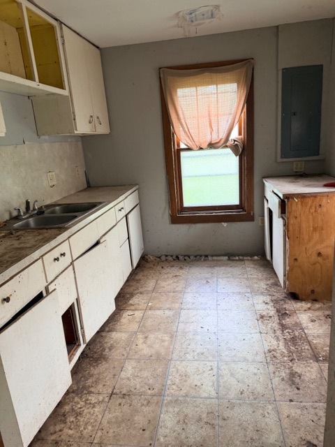 103 S Main St Erie KS 66733