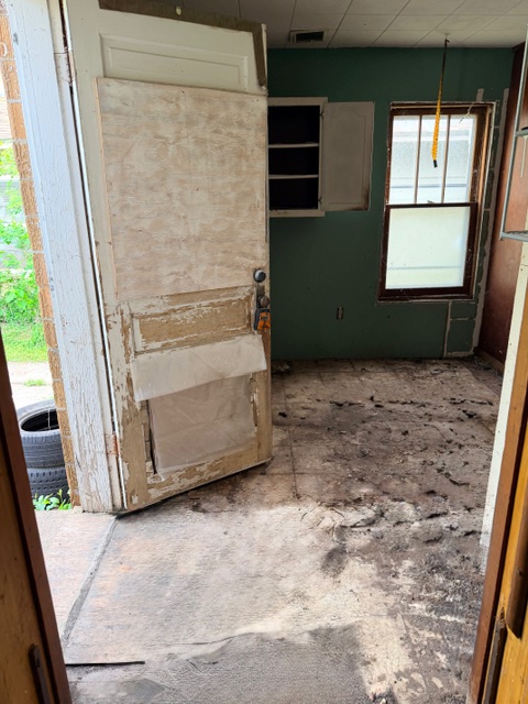 103 S Main St Erie KS 66733