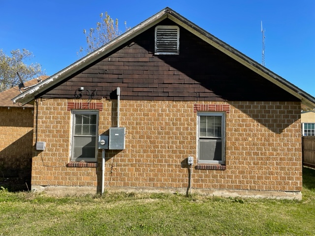 103 S Main St Erie KS 66733