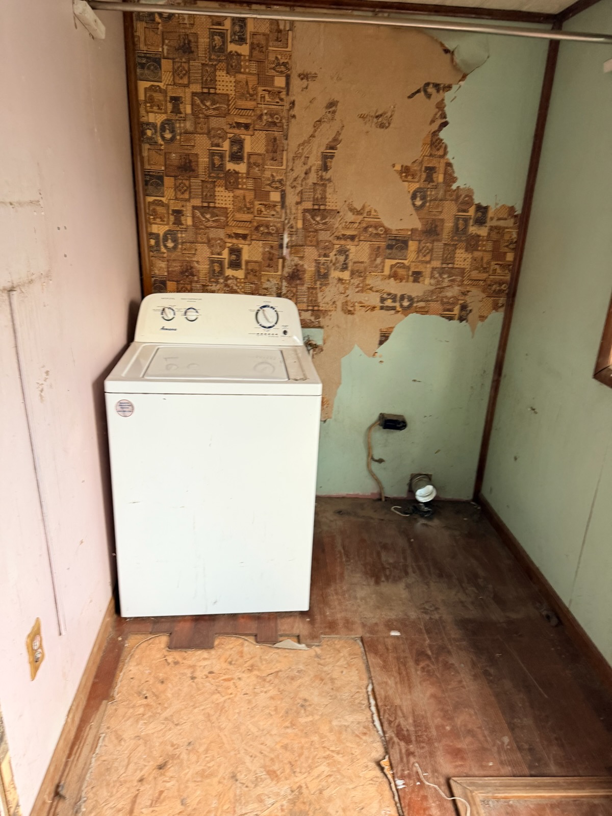 521 W Franklin St Hartford City IN 47348