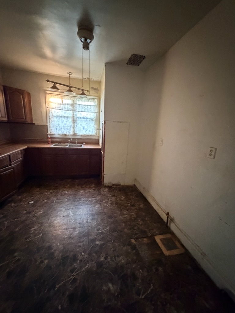 205 5th St E Hammond IL 61929