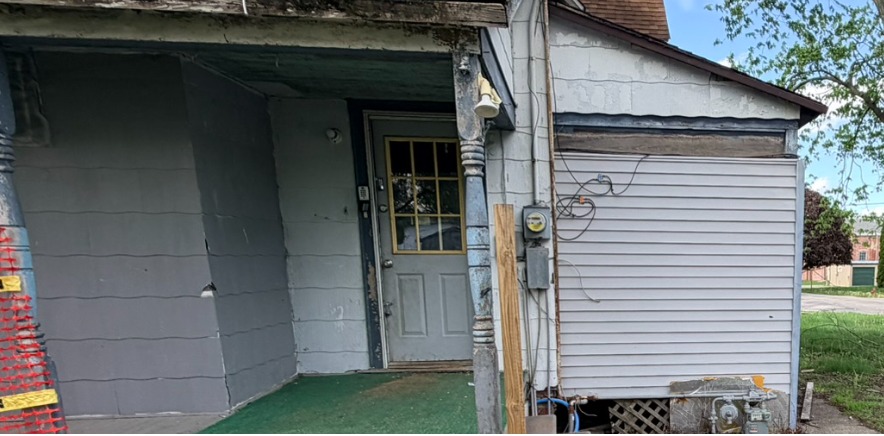 205 5th St E Hammond IL 61929
