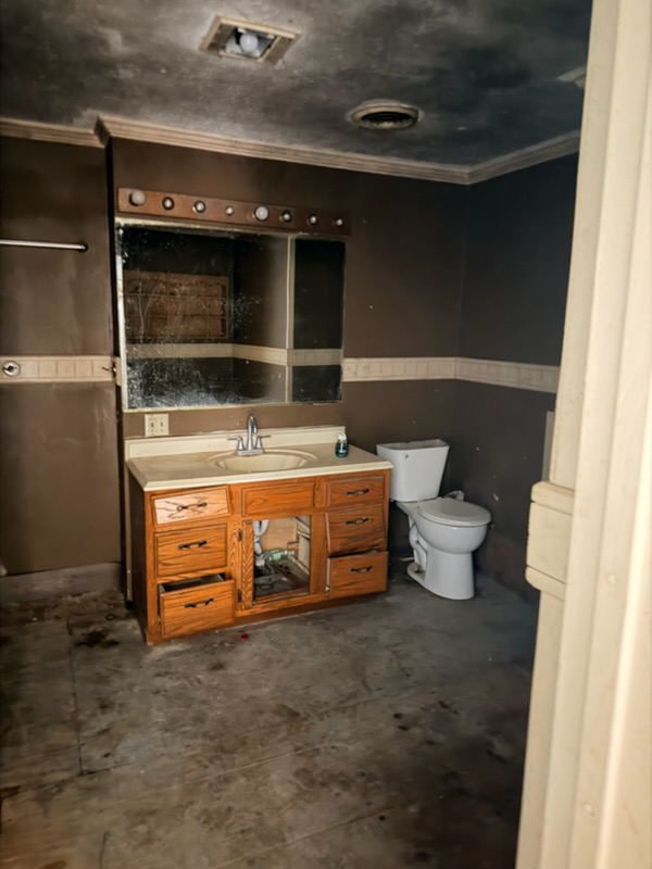 715 South Maple St Bicknell IN 47512