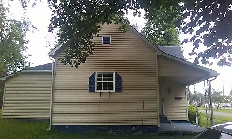 715 South Maple St Bicknell IN 47512