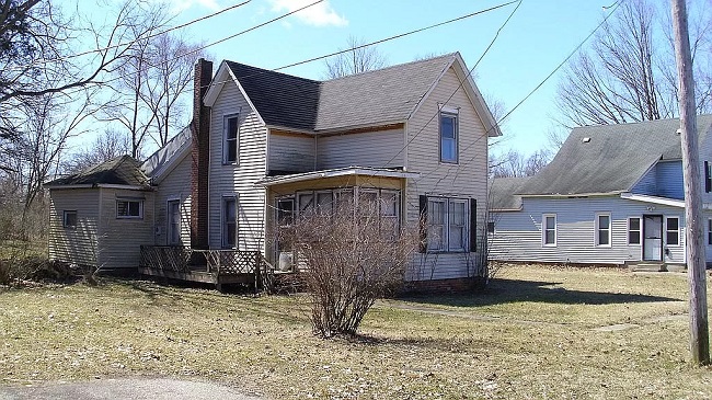 307 Pokagon St Dowagiac MI 49047