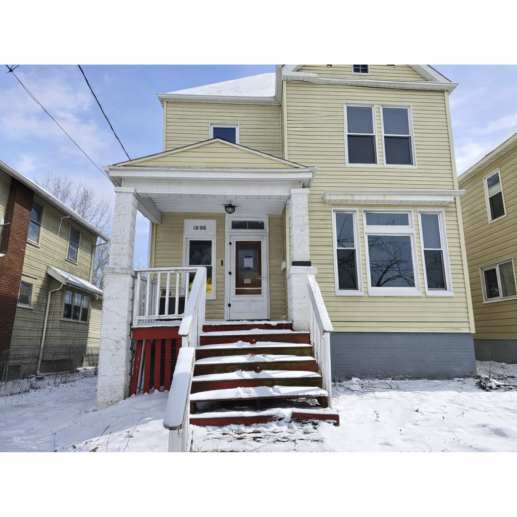 1806 N Peoria Ave Peoria IL 61603