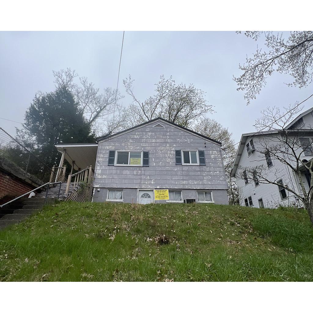 922 Greendale Dr Charleston WV 25302